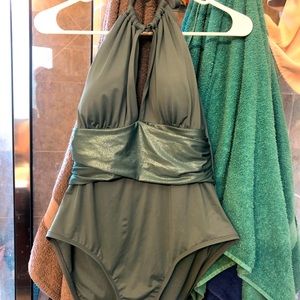 One pc nwt swimsuit